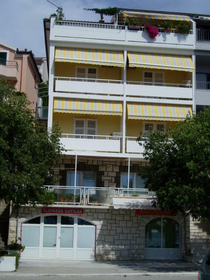 Apartments And Rooms Niksa Podgora Exteriör bild